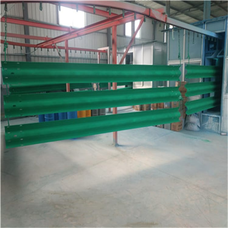 護(hù)欄板的保養(yǎng)有多重要？
                  