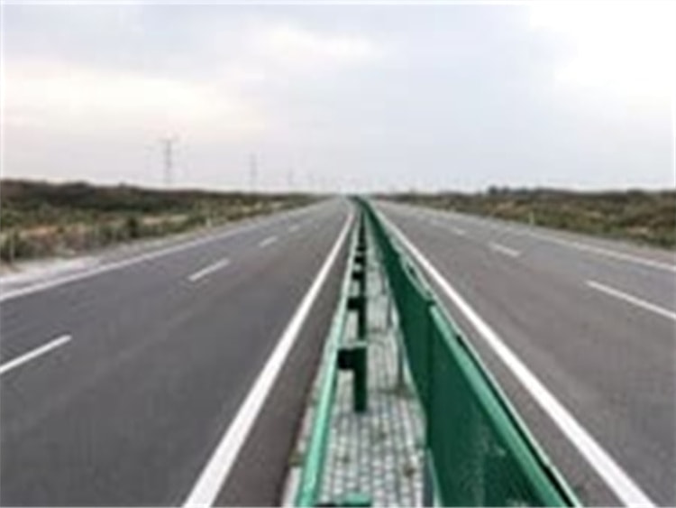波形護欄板適合應用在什么道路上？