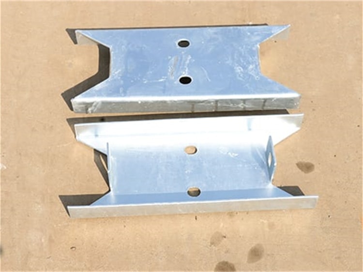 護(hù)欄橫隔梁