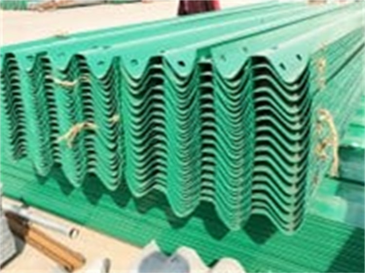 高速波形護(hù)欄板成套配件有哪些？及各種配件用量