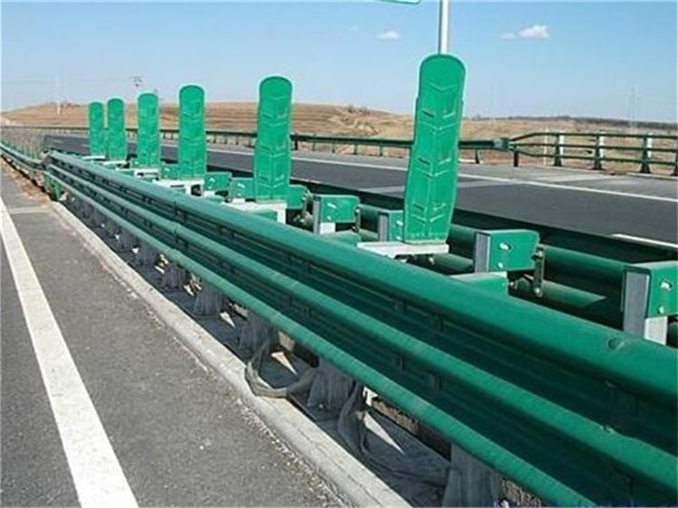 購買波形護(hù)欄板，廠家負(fù)責(zé)安裝嗎？